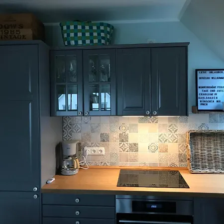 Schippers Butz Strandnah Mit Whirpool Karlshagen